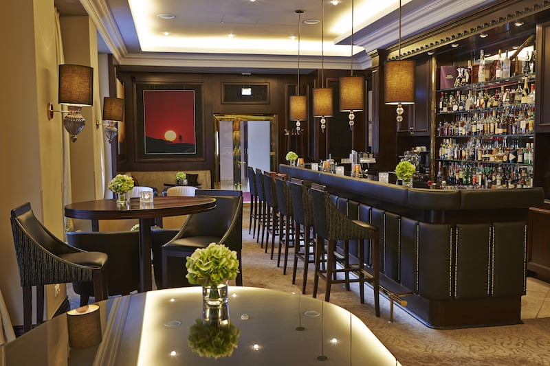 Die Etoile-Bar - Am Abend ist die Etoile-Bar ein angesagter Treffpunkt / © Steigenberger Parkhotel