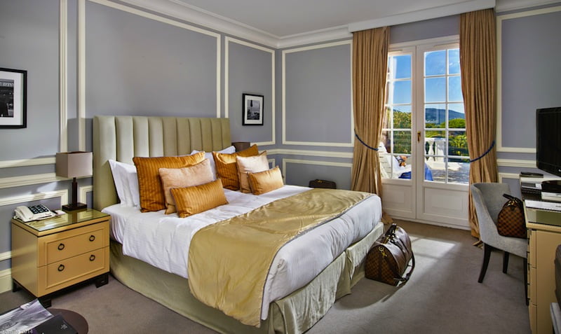 Die gräumige Superior-Suite in der Villa Belrose / © Althoff Hotel Villa Belrose