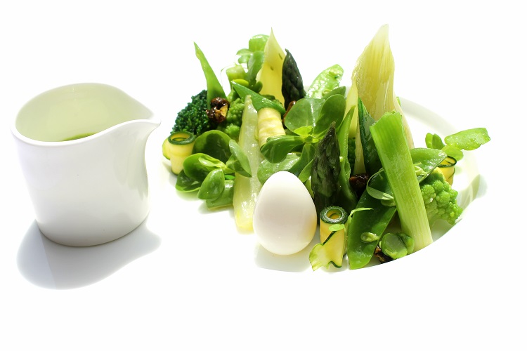 So schön kann grüner Salat präsentiert werden - das freut auch den Vegetarier / © Nassauer Hof