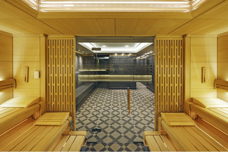 Der gemischte Saunabereich im Spa des Luxushotels The Ritz-Carlton, Wolfsburg / © The Ritz-Carlton, Wolfsburg
