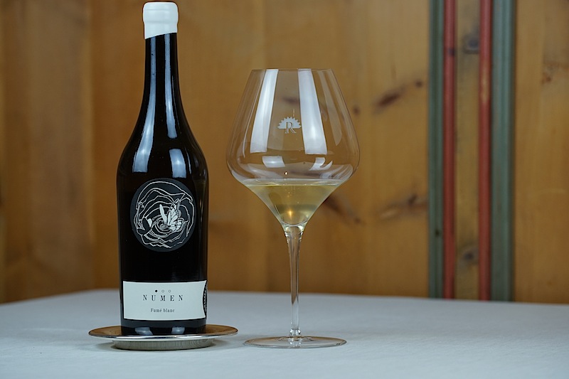 Der 2015 Riesling Blanc „Numen“ des Weinguts Zillinger aus Velm-Götzendorf harmonierte ausgezeichnet zum Lachs
