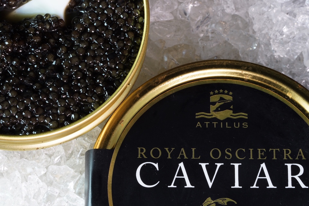 Royal Oscietra Caviar: Der leicht nussige Geschmack der kleinen feste Perlen haben einen weichem Abgang am Gaumen