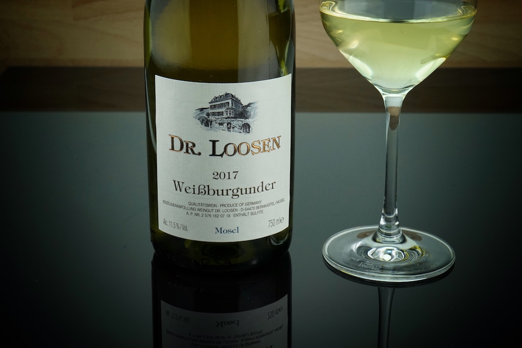Ebenfalls weich und spritzig, ein 2017 Weißburgunder vom Weingut Dr. Loosen