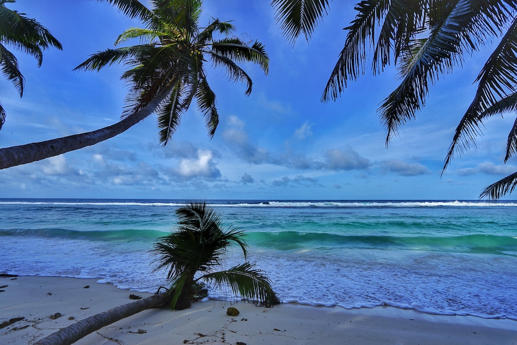 Die Seychellen: Naturbelassene Strände reihen sich wie an einer Perlenschnur
