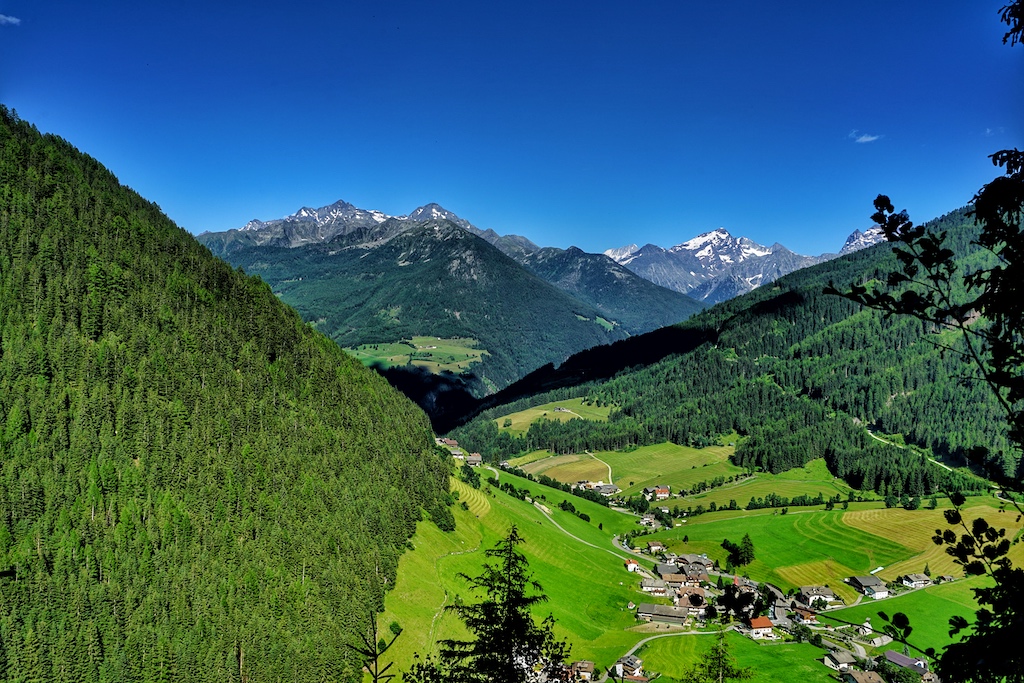 Wunderschönes Ahrntal. Die Schweiz ist bekannt für die Alpen, Ihre Gastfreundschaft und kulinarische Größe Daniel Humm / © Redaktion FrontRowSociety.net