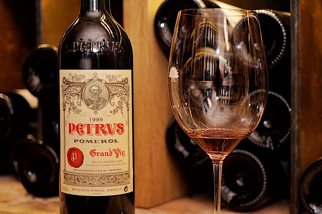 Chateau Petrus: Nur ausgesuchte Weinhändler mit hohem Renommee dürfen diesen Wein veräußern
