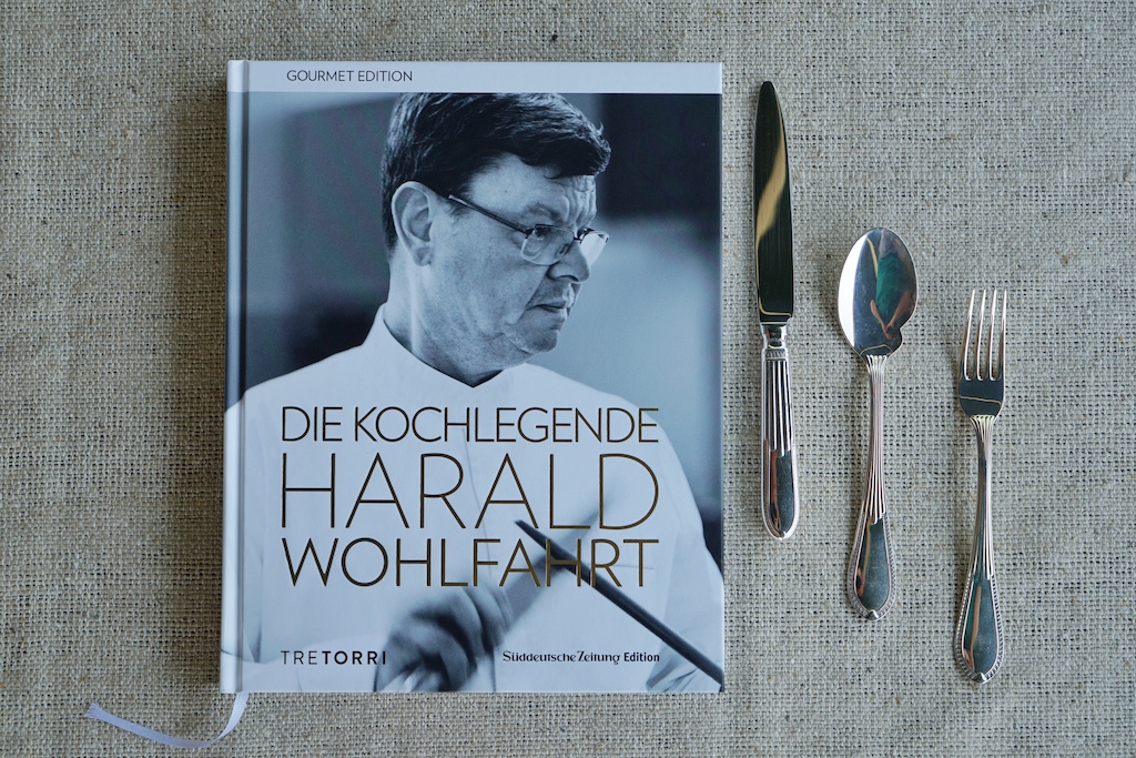 Den ganz großen Küchengeheimnissen auf der Spur: Die Kochlegende Harald Wohlfahrt lässt in dem Kochbuch ein Blick hinter die Kulissen zu