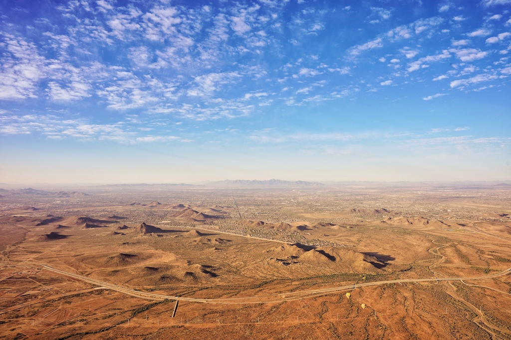 Von oben werden einem die unendlichen Weiten des Wüstenstaates Arizona bewusst