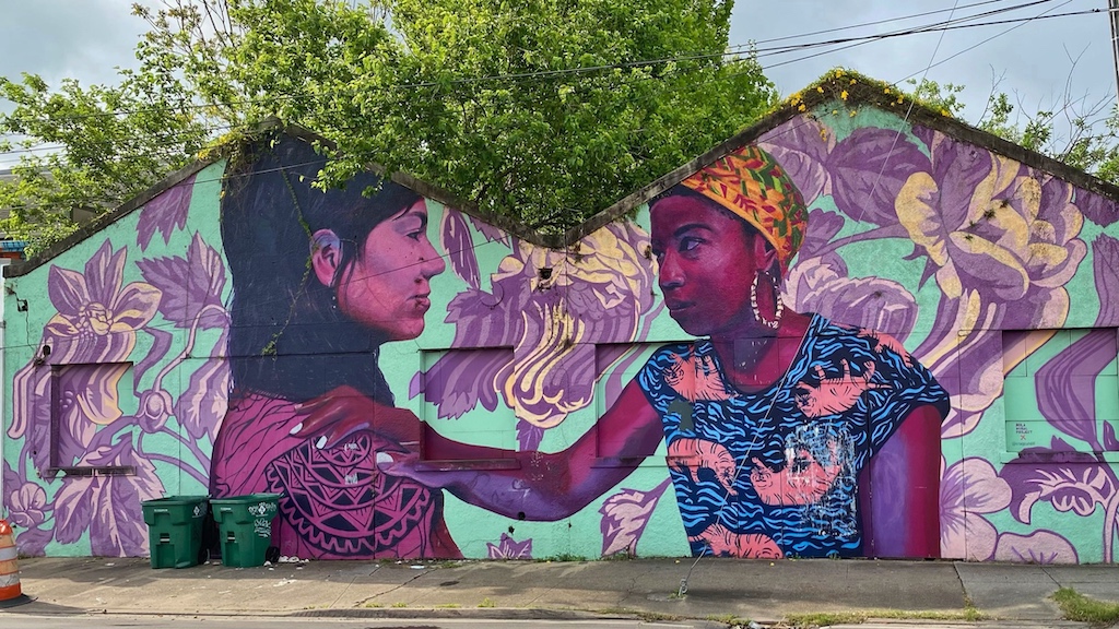 Street Art wohin das Auge blickt. Murals säumen die Häuserfronten von New Orleans und erzählen von der Geschichte der Stadt