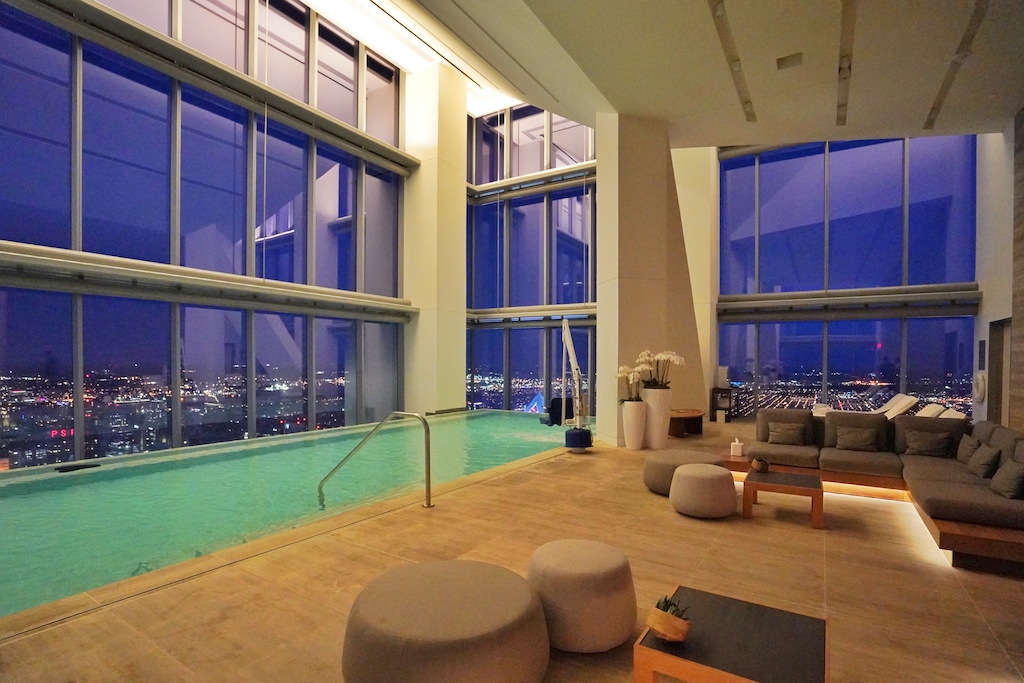 Der höchstgelegenste Indoor-Pool von Philly befindet sich ebenfalls im Four Seasons Hotel Philadelphia at Comcast Center