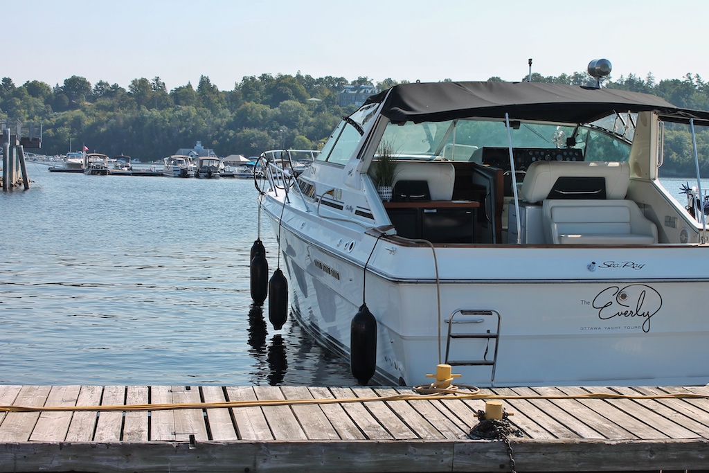 Auch die Everly gehört zu Ottawa Yacht Tours, sie muss aber heute im Hafen bleiben
