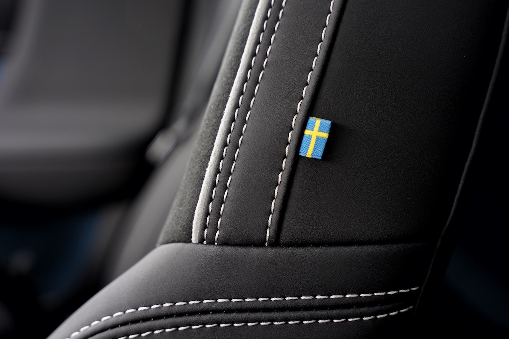 ... und stolz prangert die schwedische Flagge an des aus Recycle-Material hergestellten Sitzen