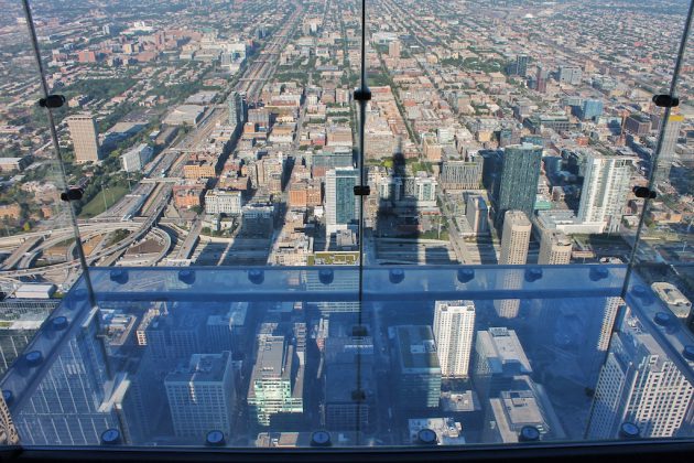 Willis Tower   Living On The Ledge   FrontRowSociety   The Magazine