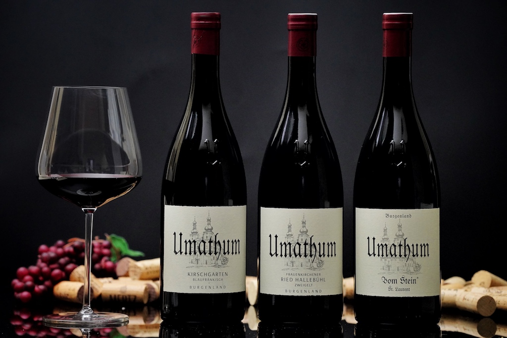 Traditionelle Rebsorten gewachsen in erstklassigen Lagen, das sind Weine aus dem Hause Umathum