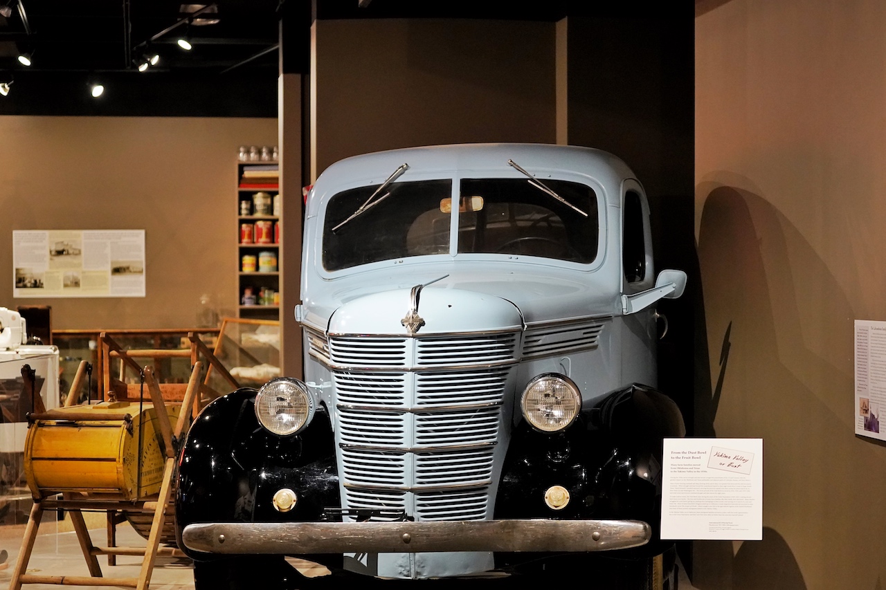 Auch historische Fahrzeuge gehören zur Ausstellung