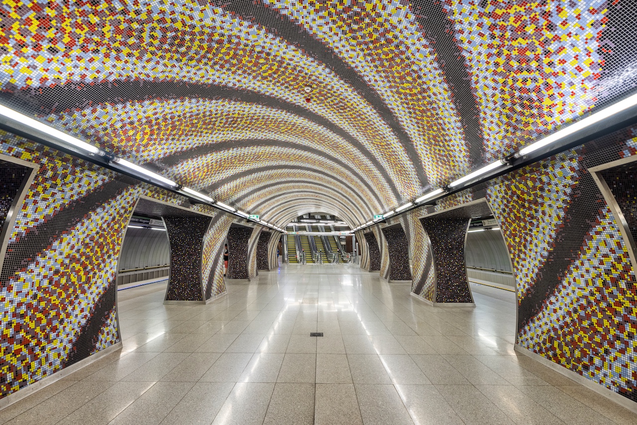 Schnell, schick und tief: Die neue Budapester Metrostation „Szent-Gellért tér-üegyetem“ 300 Meter unter der Donau