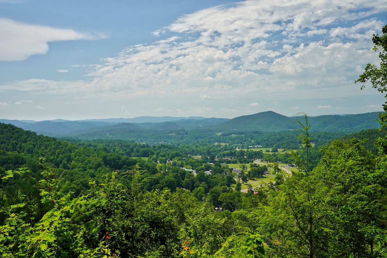 Hier beginnt der Der Great Smoky Mountains National Park in Tennessee