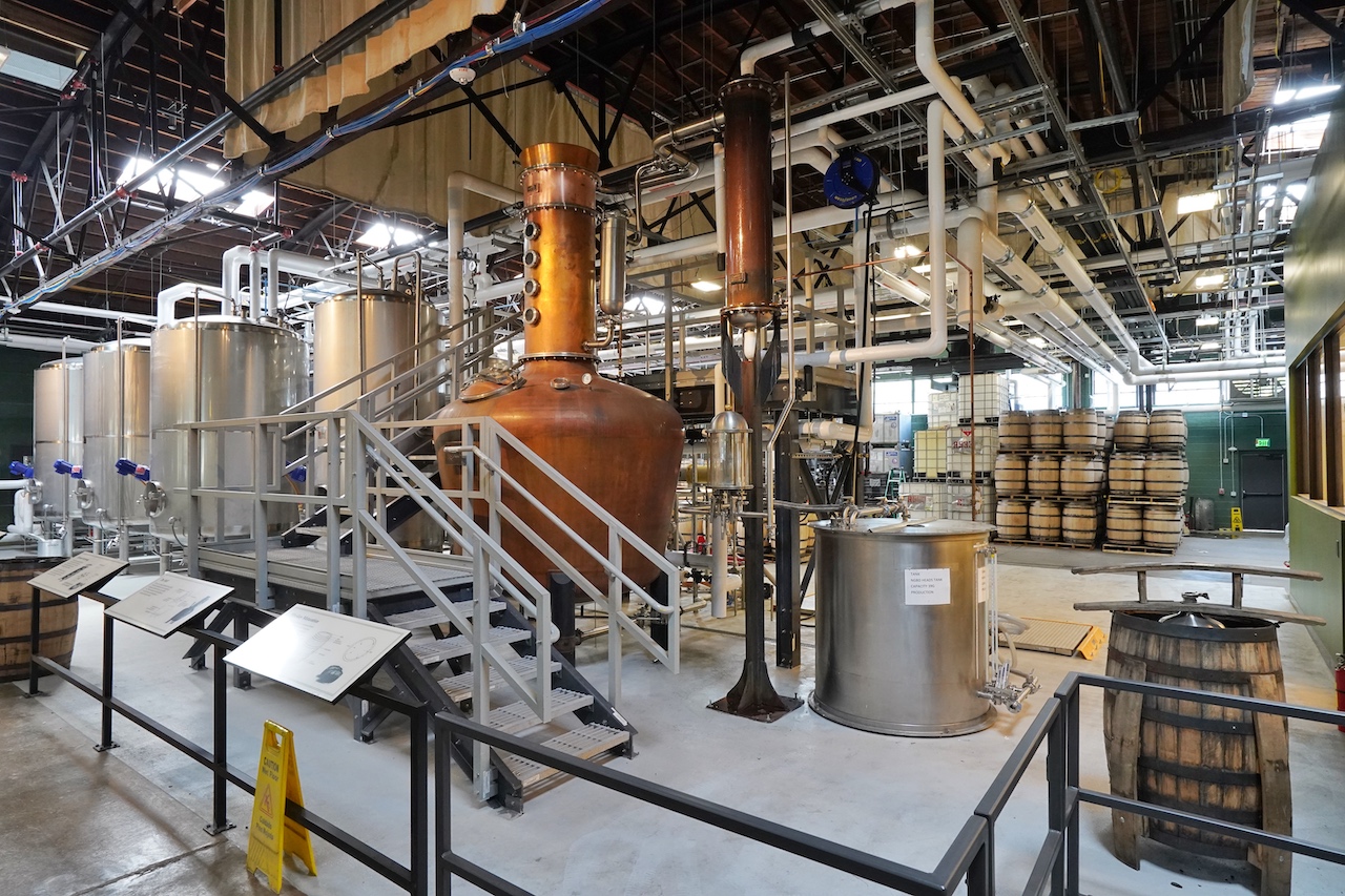 Heute wird in modernen Anlage Whiskey produziert, was war von 200 Jahren ganz anders
