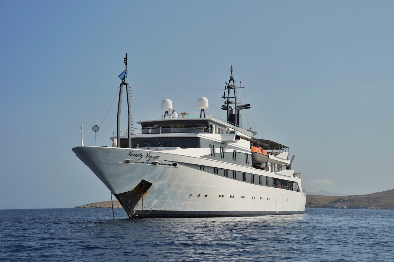Mit der Mega Yacht Variety Voyager können die Abenteurer wenige Meter von der Insel Delos festmachen....