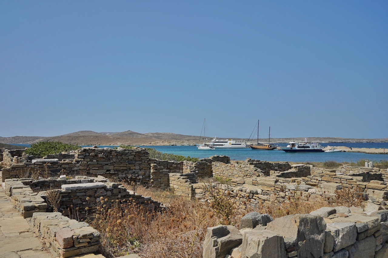 Für Yacht-Abenteurer bietet die Insel Delos so manch schönen Ankerplatz