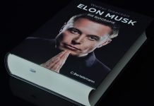 Buchrezension: Elon Musk - Die Biografie