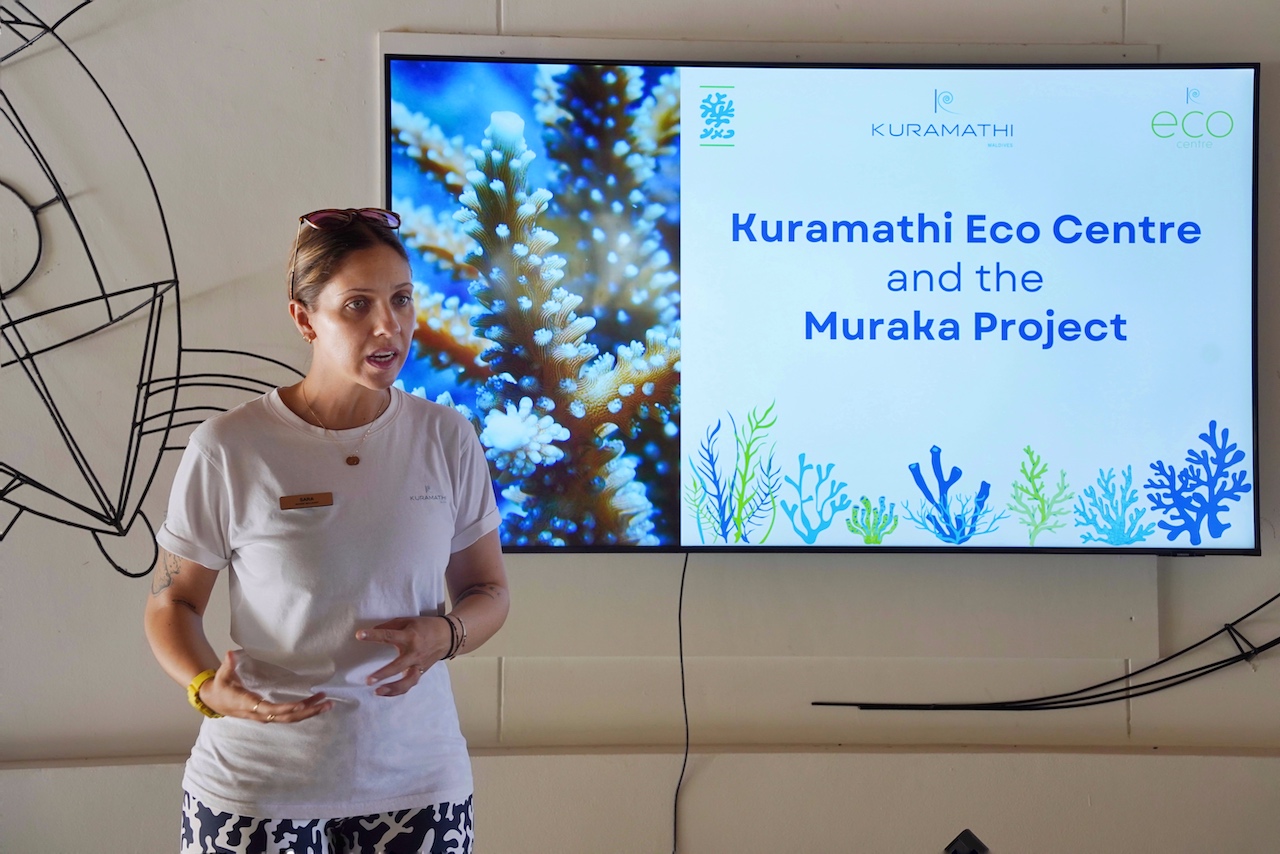 Verantwortlich für das Muraka-Projekt ist Sara Scroglieri ist renommierte Meeresbiologin mit langjähriger Erfahrung in der Erforschung und Erhaltung der Unterwasserwelt