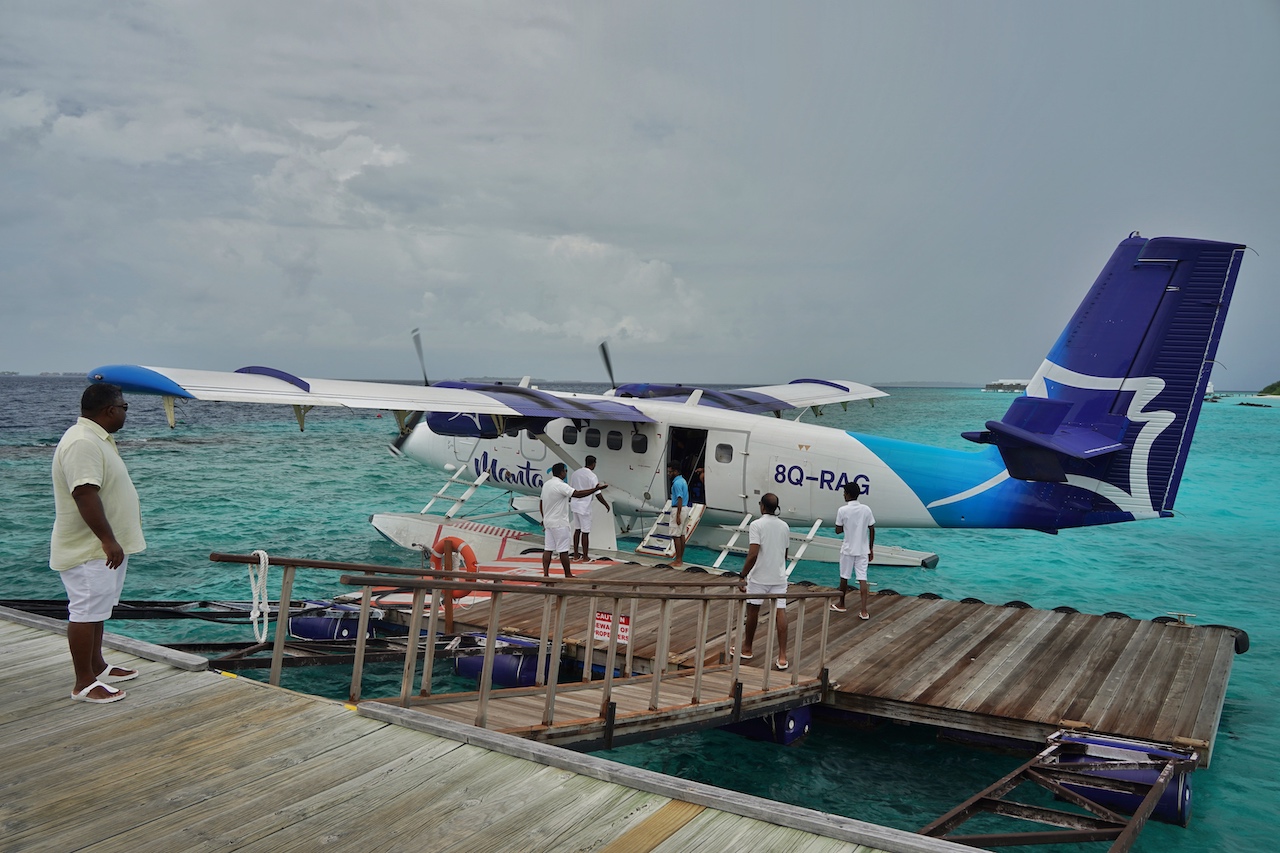 ... welches etwa 40 Minuten mit dem Wasserflugzeug vom internationalen Flughafen Malé entfernt ist