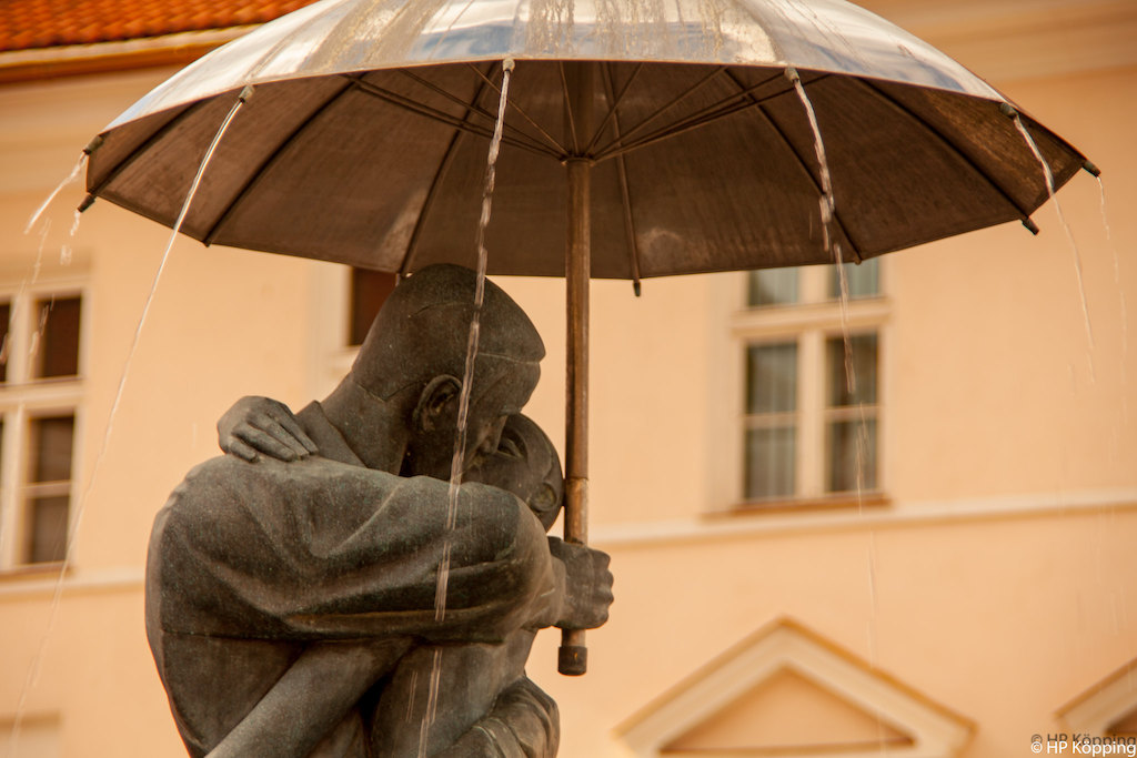 Die Statue der küssenden Studenten zählt zu den Hauptwahrzeichen von Tartu